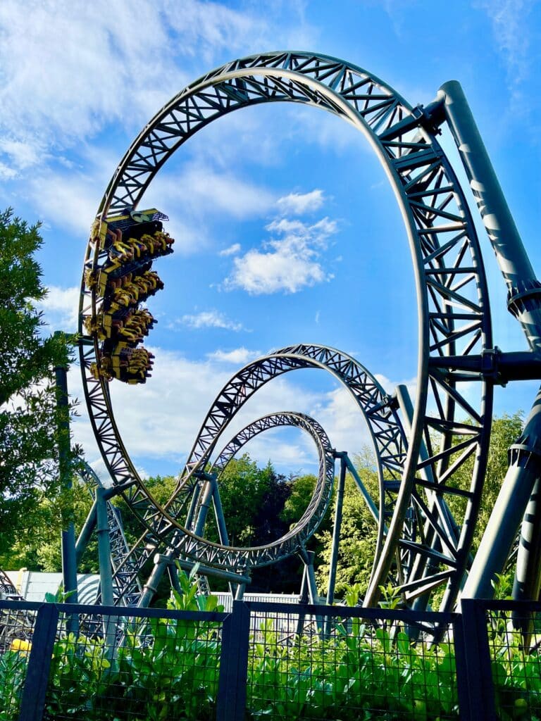 Looping dans un parc d'attraction